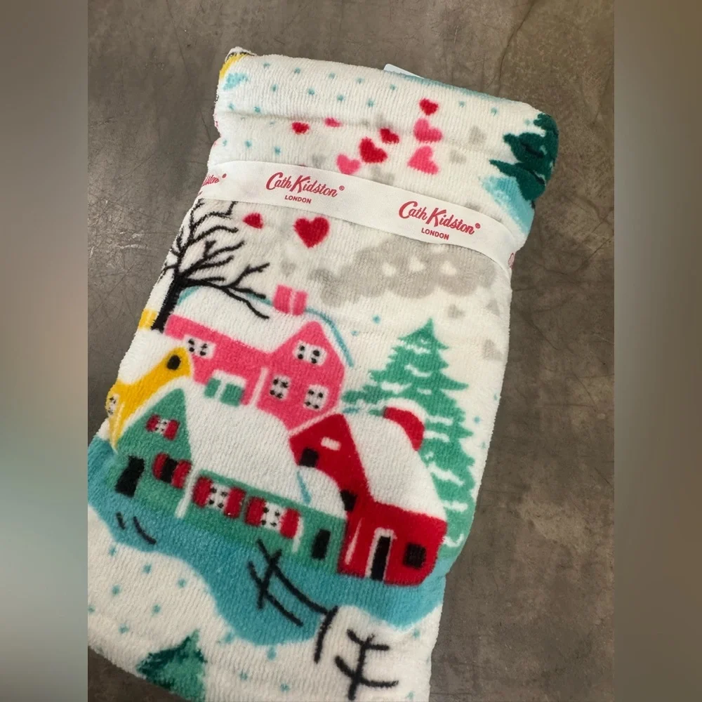 Cath Kidston 2fun Hand Towels in “shine bright(cream)” great for kitchen or bath